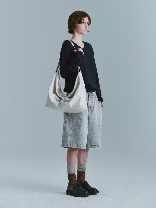 BELTED HOBO_cream glossy plain
