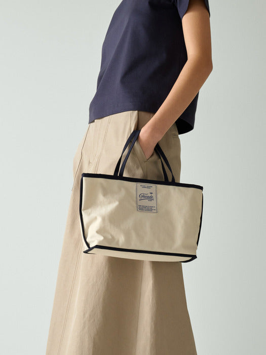 Facade Pattern Breeze Tote Bag ecru