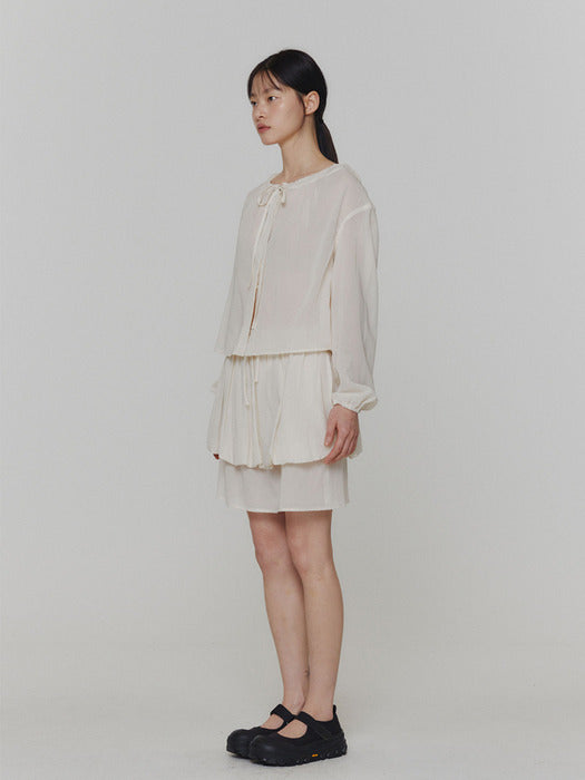 [amomento] SHEER SHIRRING HOODED BLOUSE (2 COLORS)