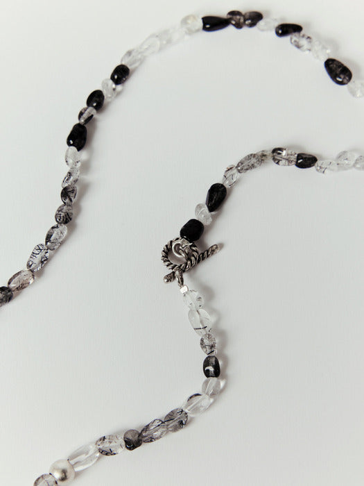 [moia] quartz long necklace (black mix)