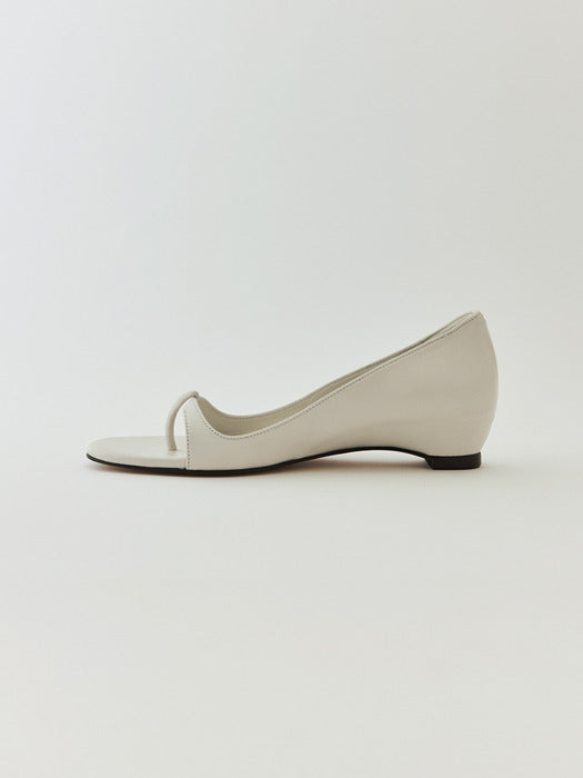 [moia] wedge flip-flops (ivory)