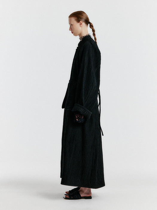 Eenk Yeda Round-neck Coat With Detachable Pocket Belt - Black