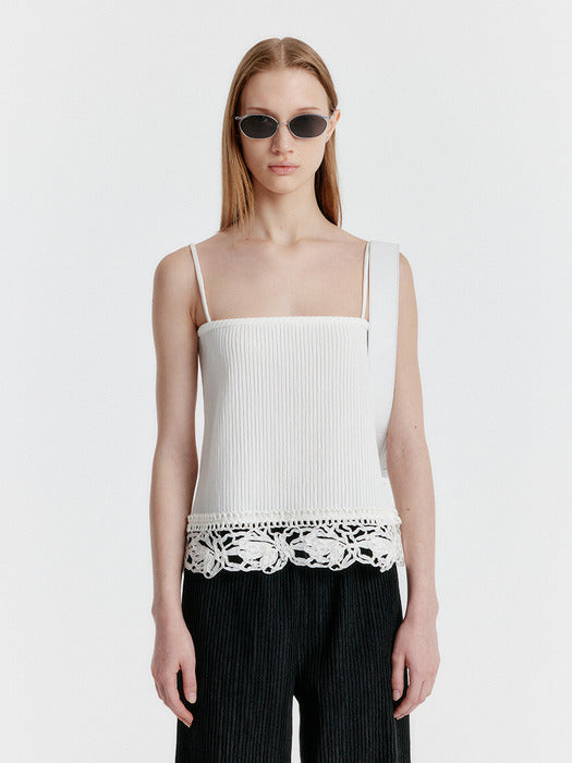 Eenk Yesica Embroidery Lace Top - White