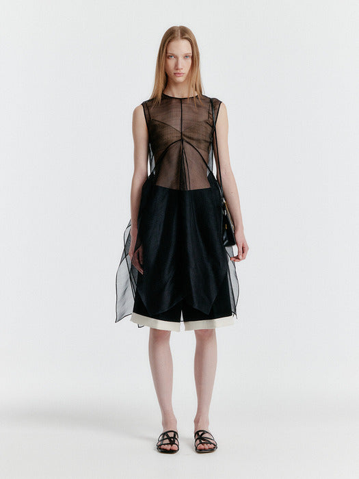 Eenk Yova Tucked Half Shorts - Black/Ivory