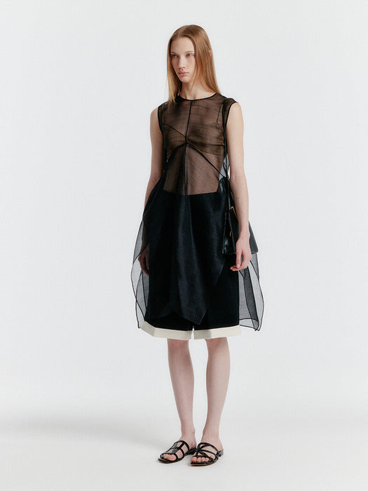 Eenk Yova Tucked Half Shorts - Black/Ivory