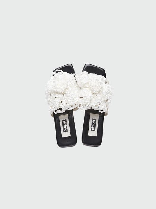 Eenk Yorsa Flower Corsage Sandals - White