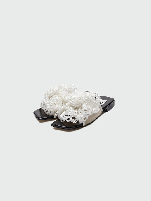 Eenk Yorsa Flower Corsage Sandals - White
