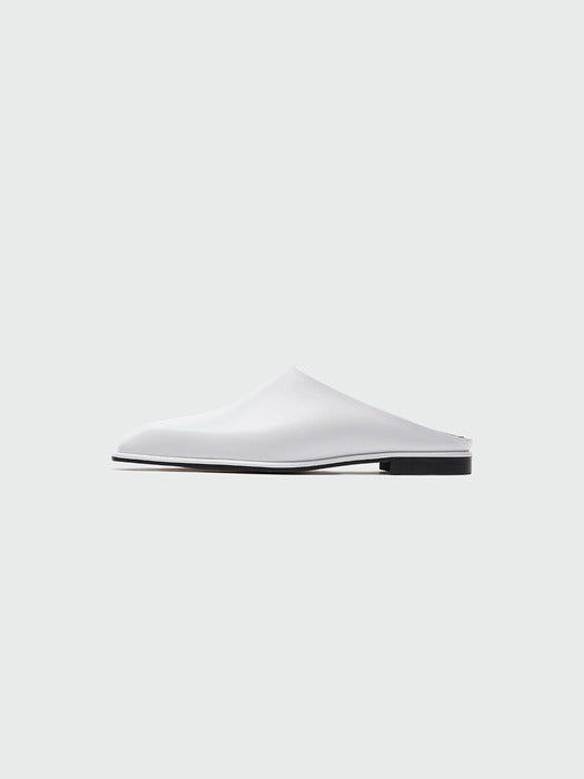 Eenk Ycop Square-toe Flat Mules - White
