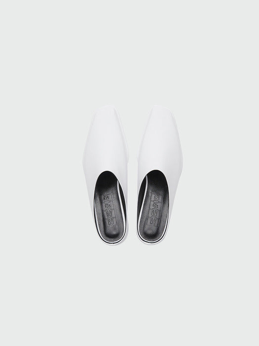 Eenk Ycop Square-toe Flat Mules - White
