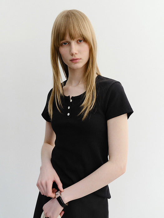 Dunst Classic Scoop Neck Top Black