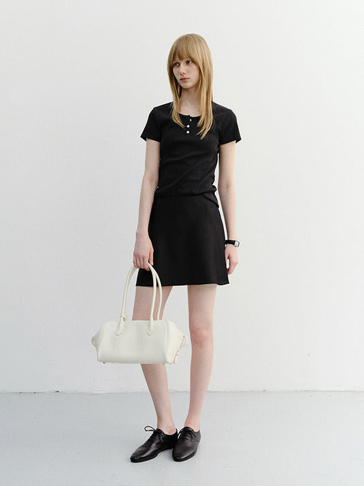 Dunst Classic Scoop Neck Top Black