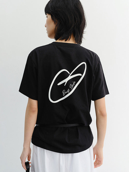 [dunst] Unisex Heart D Logo T-Shirt BLACK_UDTS6B140BK