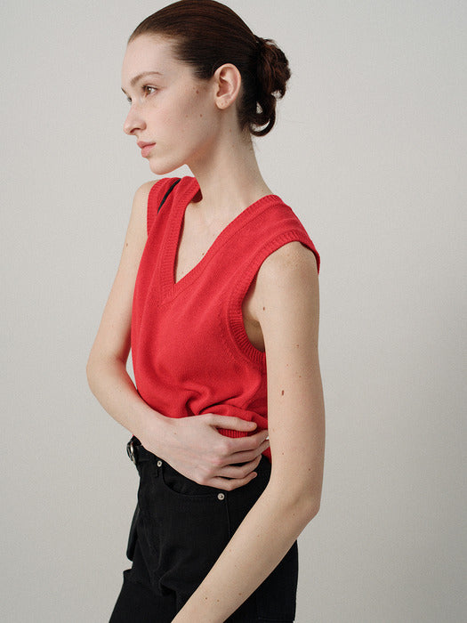 [nothing written] Basic v-neck slipover (Red)