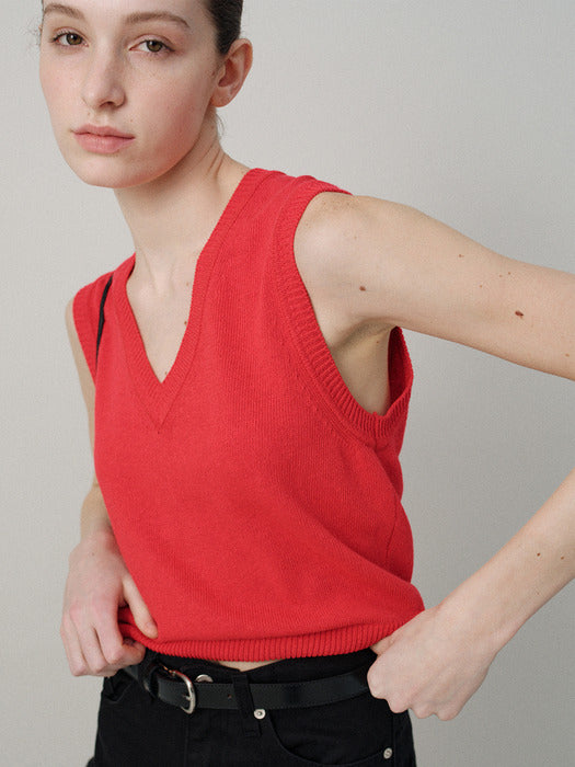 [nothing written] Basic v-neck slipover (Red)