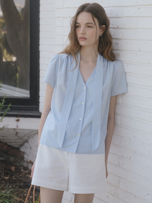 Tillidie Tie collar shirring short sleeve blouse Sky blue