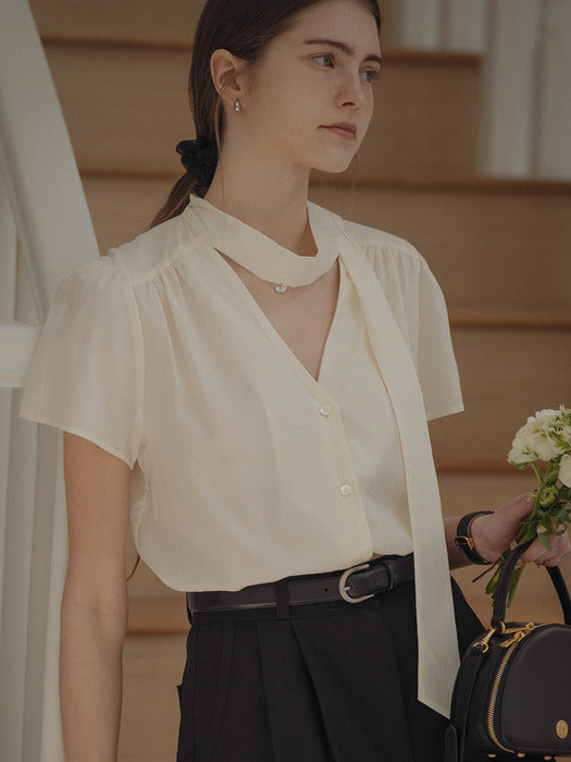 [TILLIDIE] Tie collar shirring short sleeve blouse_Ivory
