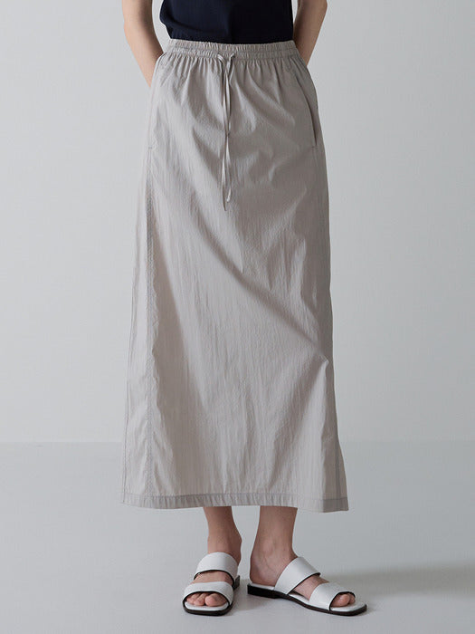 [facade pattern] Essential Bending Skirt - Soft Grey