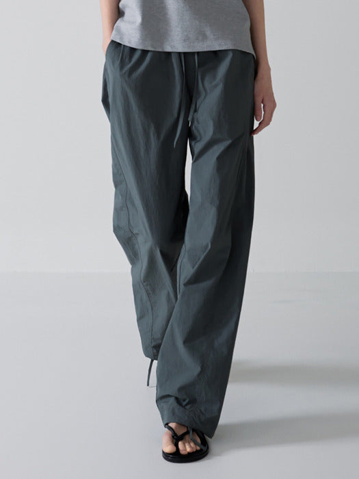 [facade pattern] Tapered Banded Pants - Forest