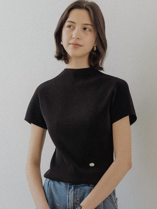 Tillidie Pleated high neck short sleeve top Black