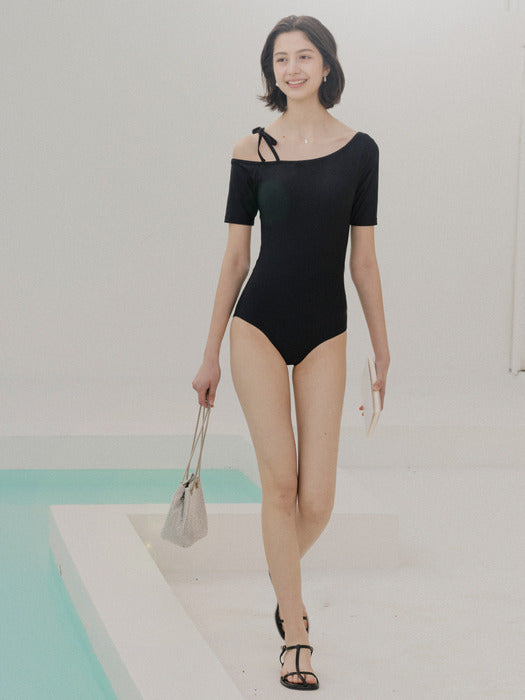 [TILLIDIE] Strap off shoulder swimwear_Black