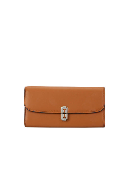 [vunque] Occam Droit Long Wallet (Camel)

A sleek and sophisticated long wallet in camel, designed by Occam Droit.