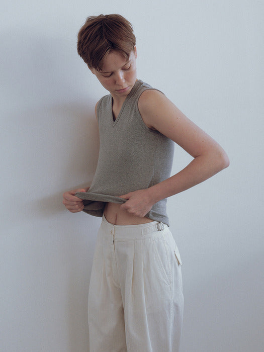 Nothing Written 90s v-neck sleeveless top (Gray)