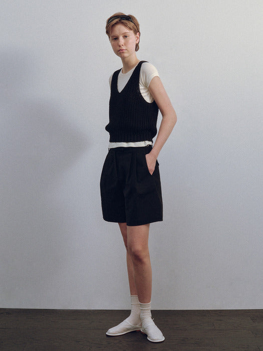 [nothing written] Double tuck wide short (Black)