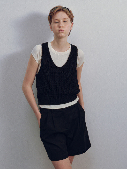 [nothing written] Double tuck wide short (Black)