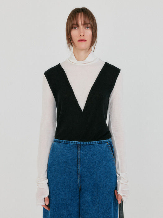 Eenk Zol V-Point Mockneck T-Shirt - Black/Iovry