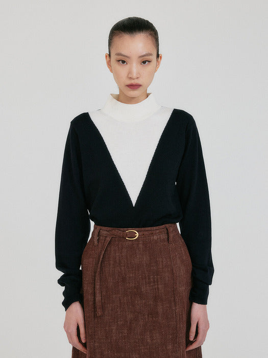Eenk Zoe V-Point Mockneck Knit Pullover - Black/Ivory