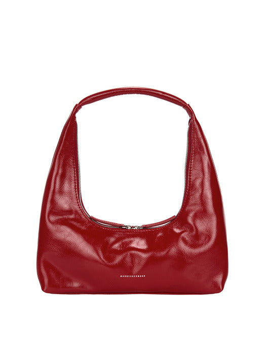 HOBO SHOULDER_apple red crinkle