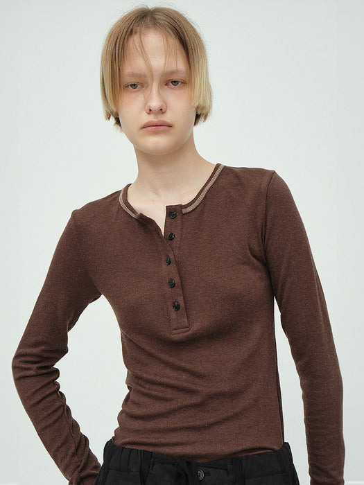 RIBBED HENLEY NECK LONG SLEEVE_brown