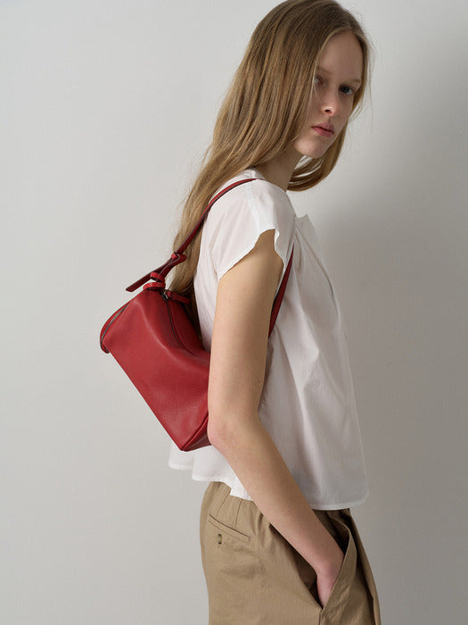 Facade Pattern Vintage Cabin Bag red