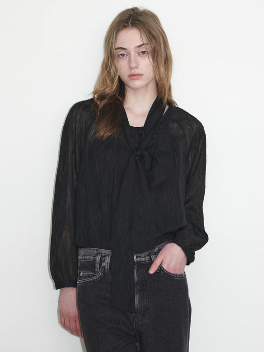 Loeuvre Round-neck Tucked Tie Blouse