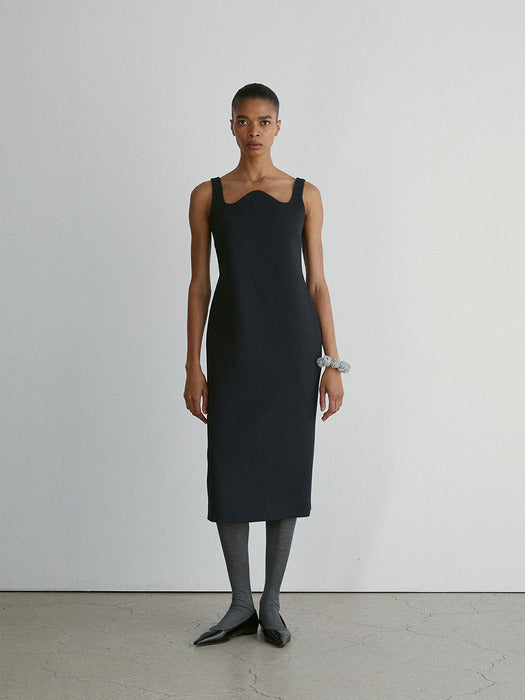 [recto] RC SIGNATURE CURVED NECK DRESS (OCHRE)