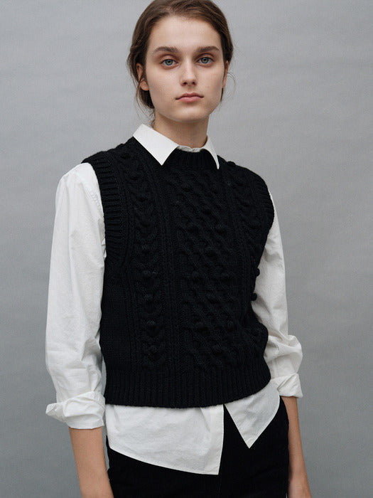 Nothing Written Latti wool vest (Black)