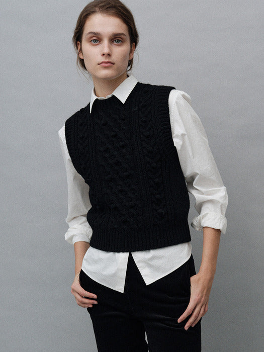 Nothing Written Latti wool vest (Black)