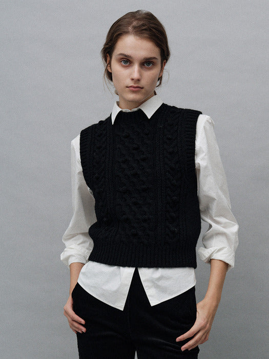 Nothing Written Latti wool vest (Black)