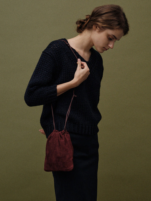 Nothing Written Wide v-neck sweater (Navy)