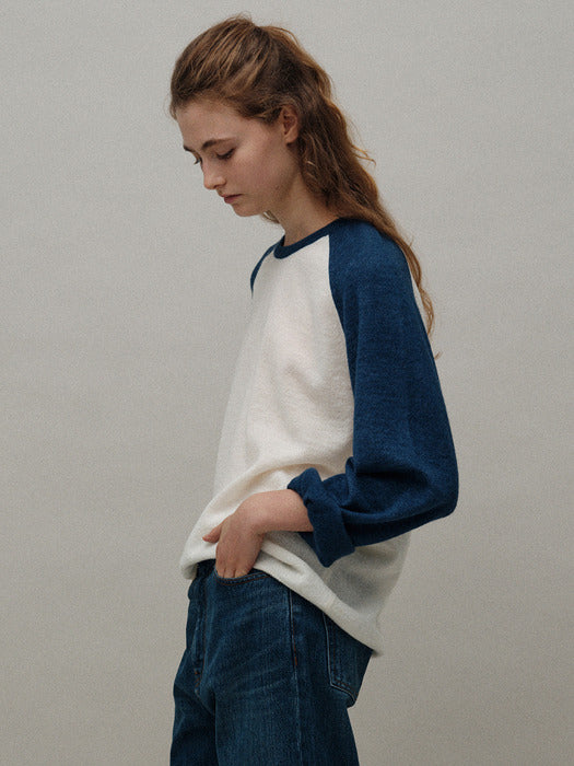 Nothing Written Palie raglan pullover (Ivory / Blue)