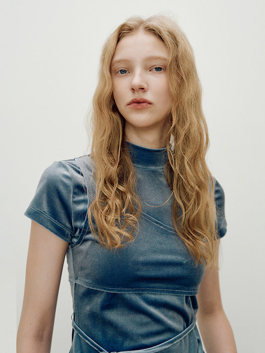 [raive] Velvet Mockneck Short Blouse in Teal Blue VW4WE110-A1