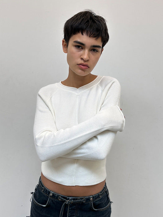 V NECK RAGLAN CROP PULLOVER IN IVORY