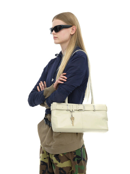 [osoi] SHOULDER BROCLE [STONE CREAM]