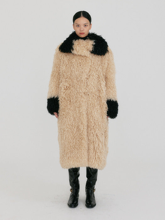 Eenk Zuffiea Fluffy Funnel Neck Coat - Beige