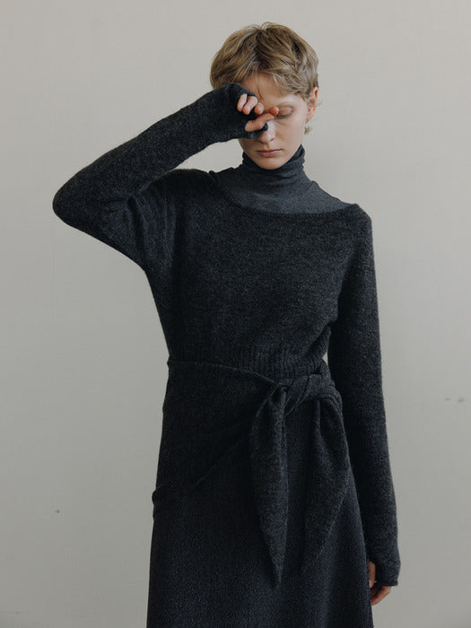 soft turtleneck (charcoal)