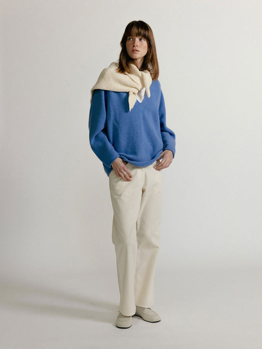 [nothing written] Triangle wool muffler (Ivory boucle)