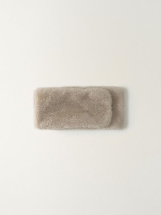 [nothing written] Moi fur scarf (Ivory)