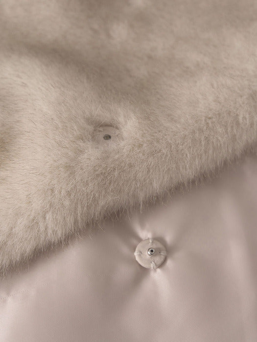 [nothing written] Moi fur scarf (Ivory)