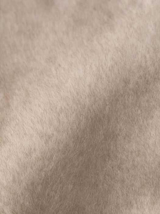 [nothing written] Moi fur scarf (Ivory)