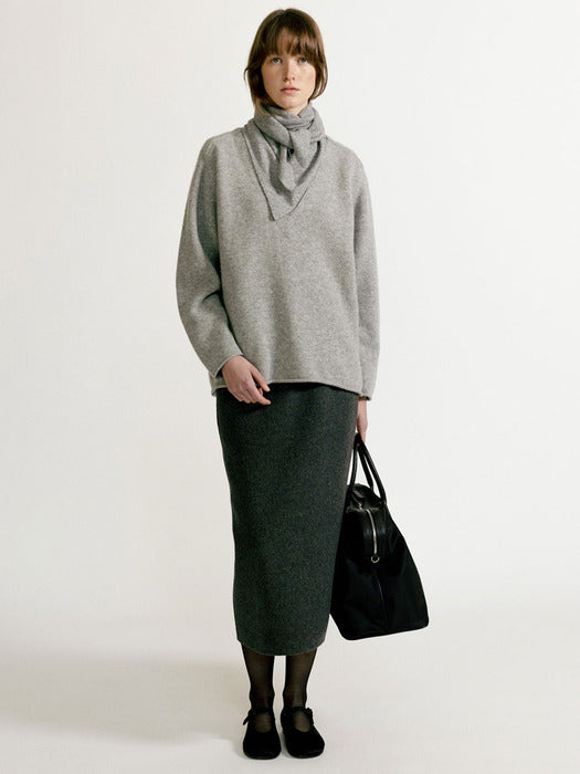 [nothing written] Cerin deep v-neck pullover (Gray)